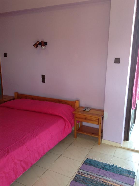 Noufaro studios Karfas Habitación foto