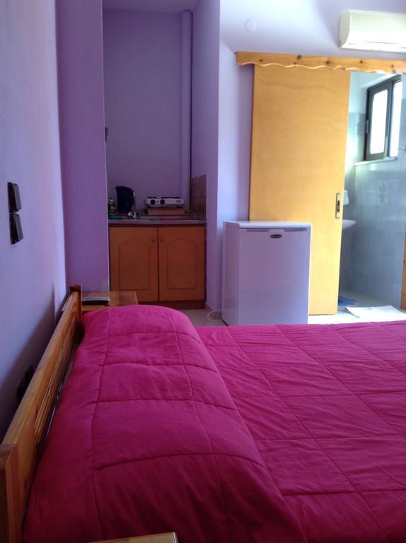 Noufaro studios Karfas Habitación foto